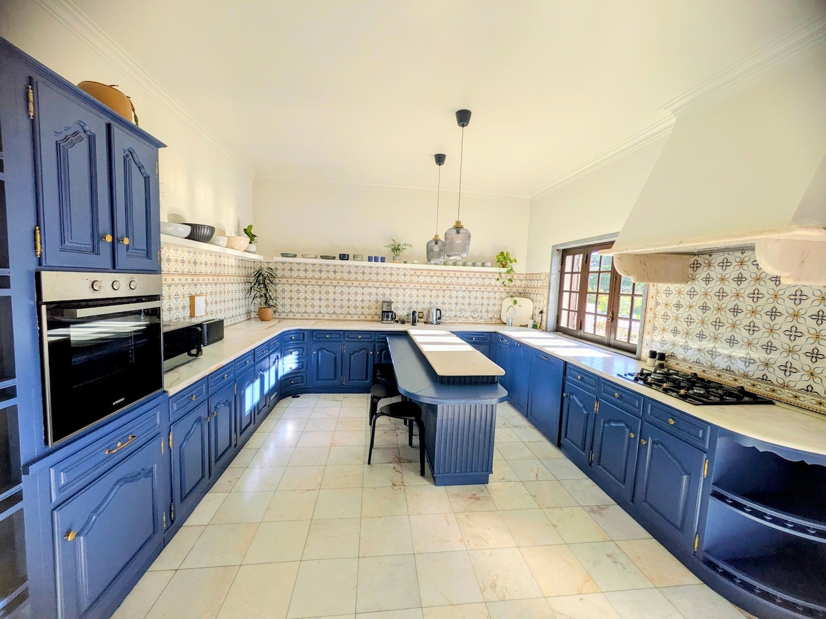 Full kitchen 1