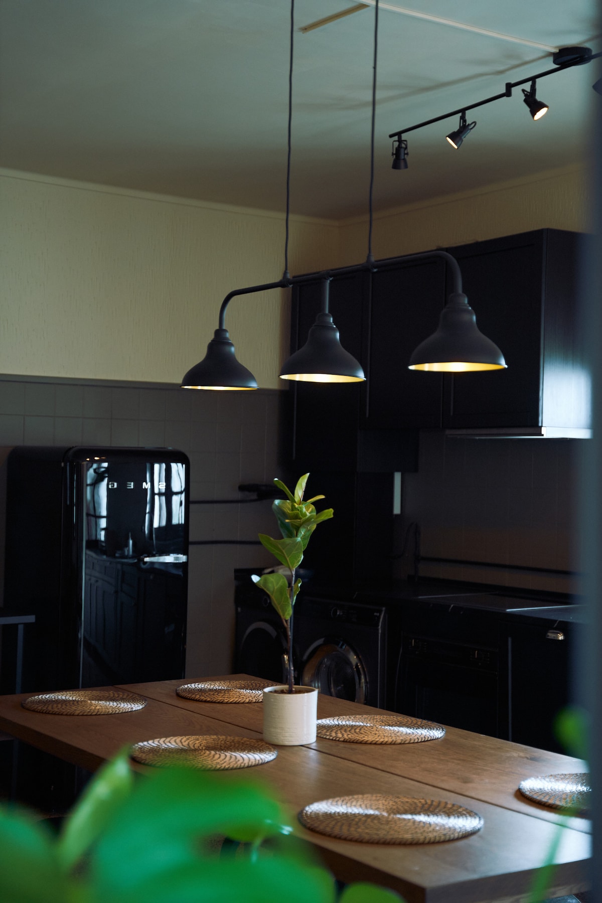 Full kitchen 2