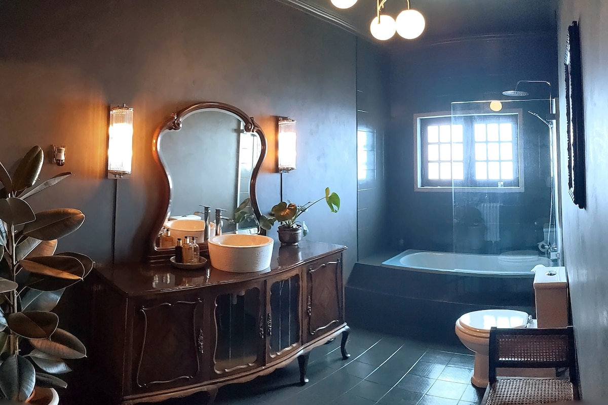 Main level bathroom