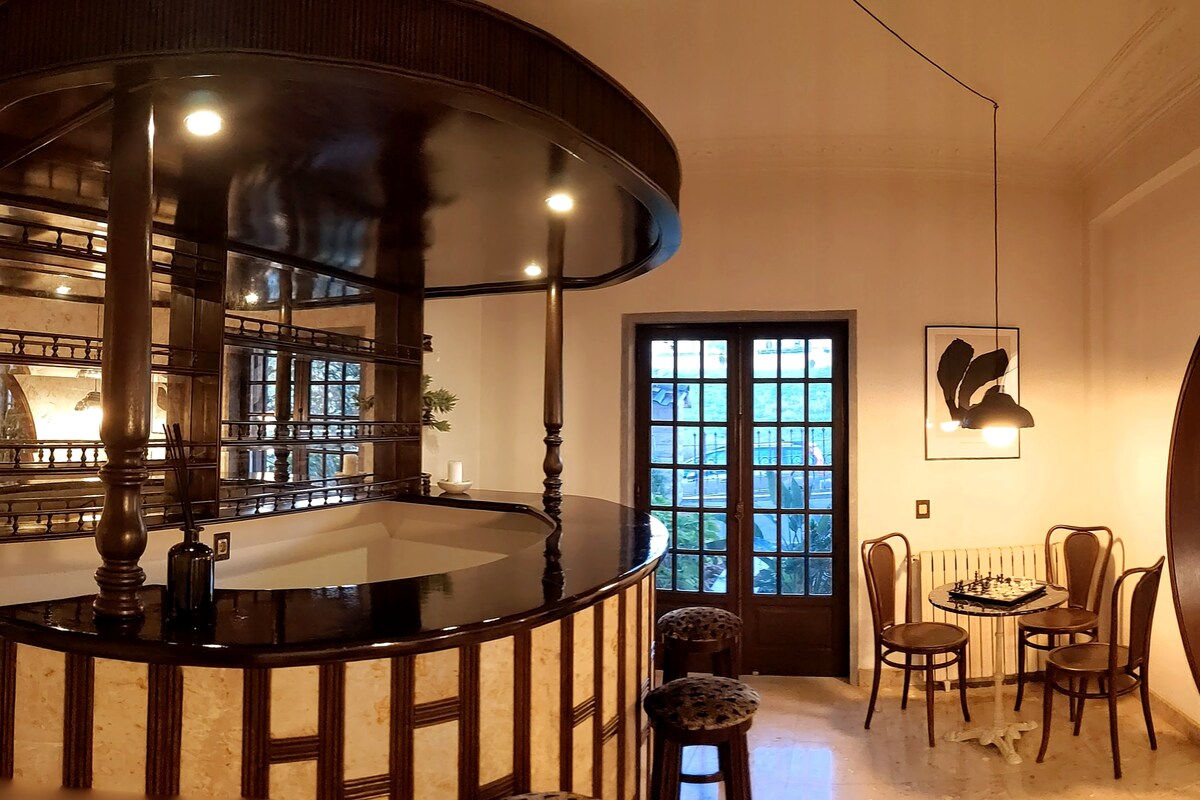 Bar.